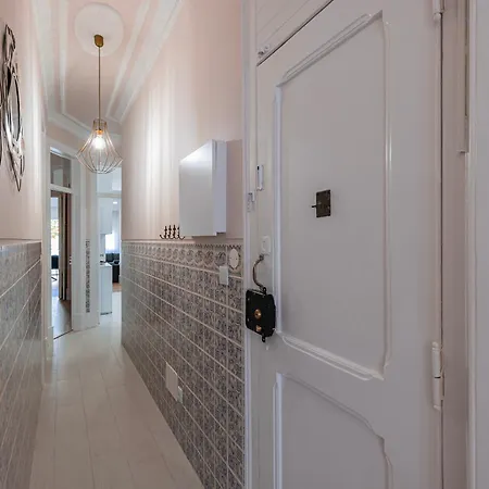 Apartamento Moderno Com Terraco Lisbon Exterior photo
